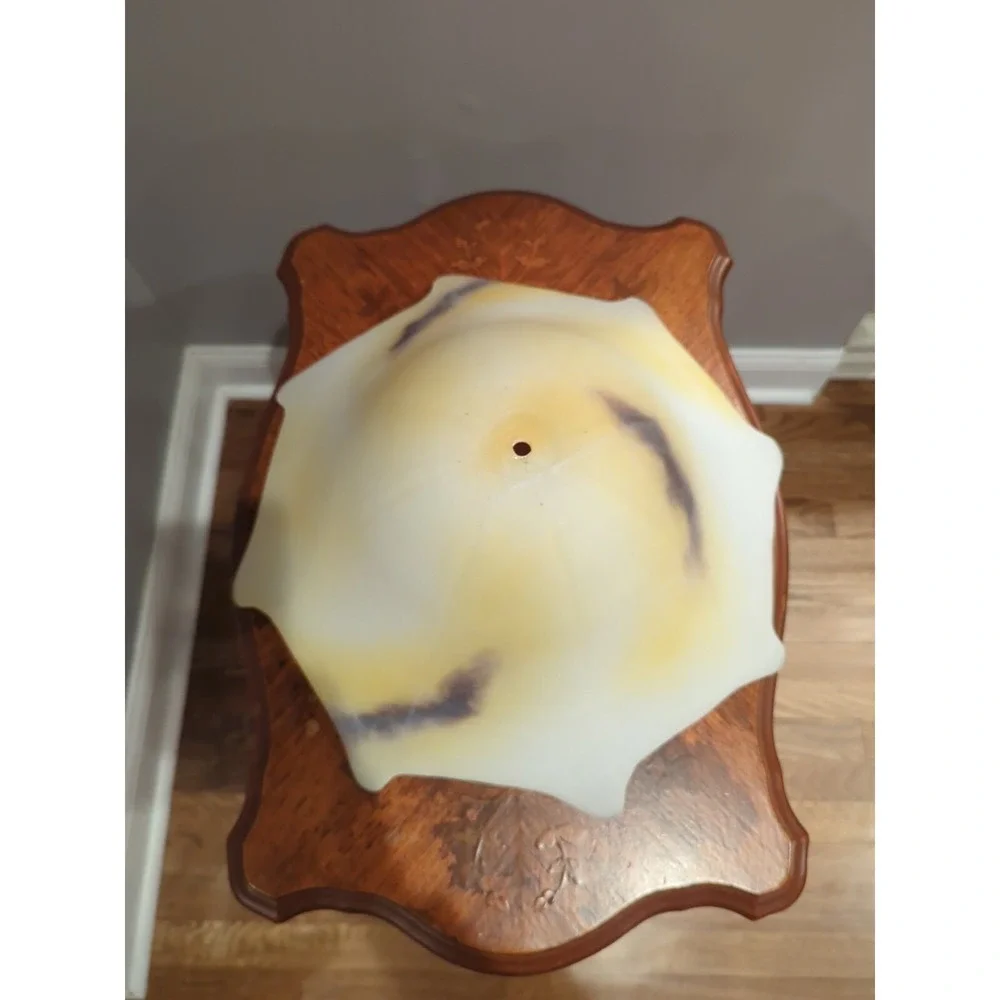 Tiffany Style Table Lamp With Glass Shade